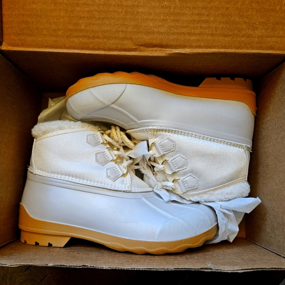 New Sprerry Womens Snow Boots Size 5